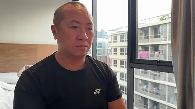 chih515 online show from April 12, 11:41 pm