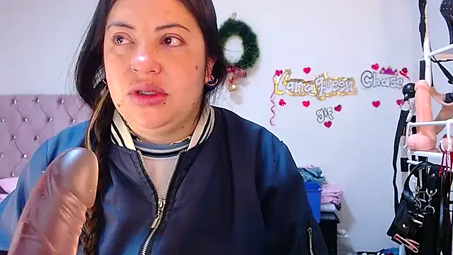 lanaqueen699 online show from February 19, 12:13 pm