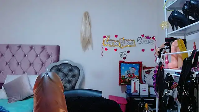 Snapshot of lanaqueen699 chatting on December 1, 12:28 pm lanaqueen699 online show from December 1, 12:28 pm