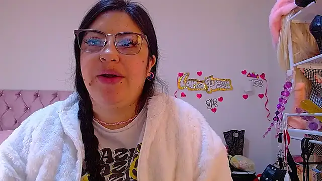 Snapshot of lanaqueen699 chatting on July 9, 12:15 pm lanaqueen699 online show from July 9, 12:15 pm