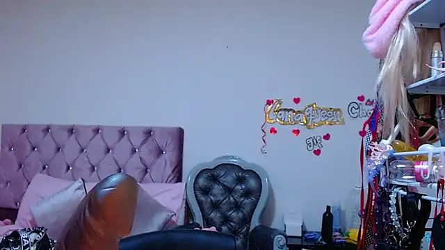 lanaqueen699 online show from March 19, 12:16 pm