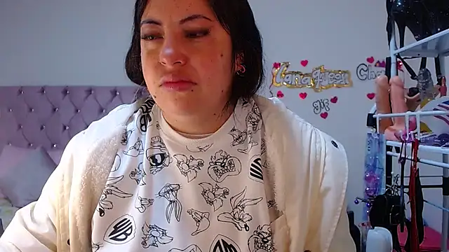 lanaqueen699 online show from February 6, 12:23 pm