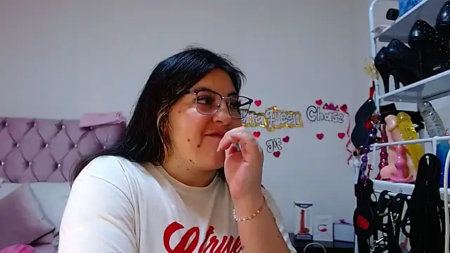 Snapshot of lanaqueen699 chatting on November 19, 2:39 pm lanaqueen699 online show from November 19, 2:39 pm