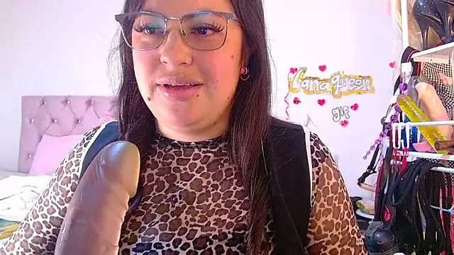 lanaqueen699 online show from April 27, 4:05 pm