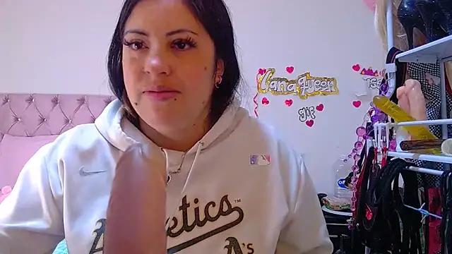lanaqueen699 online show from May 6, 12:20 pm