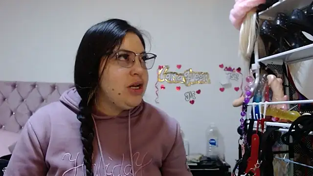 lanaqueen699 online show from April 10, 12:23 pm