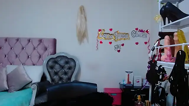 Snapshot of lanaqueen699 chatting on November 26, 12:16 pm lanaqueen699 online show from November 26, 12:16 pm