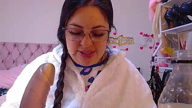 Snapshot of lanaqueen699 chatting on June 25, 12:32 pm lanaqueen699 online show from June 25, 12:32 pm