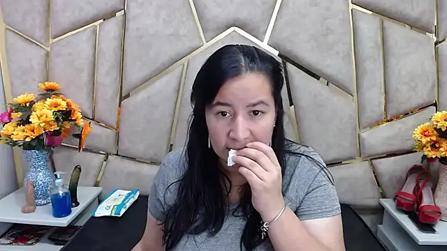 NaomyPrinces online show from January 22, 1:32 pm