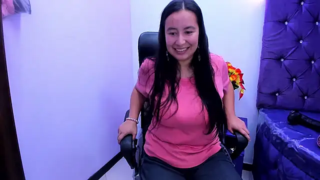 Snapshot of NaomyPrinces chatting on May 25, 2:38 pm NaomyPrinces online show from May 25, 2:38 pm