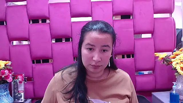NaomyPrinces online show from January 14, 1:28 pm