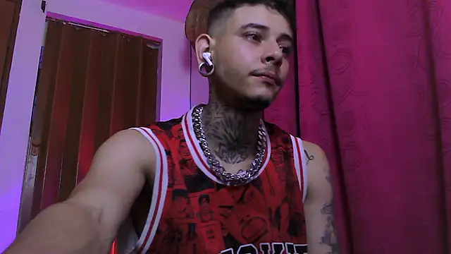 Snapshot of Ceder-Calistenes chatting on November 11, 7:14 am Ceder-Calistenes online show from November 11, 7:14 am