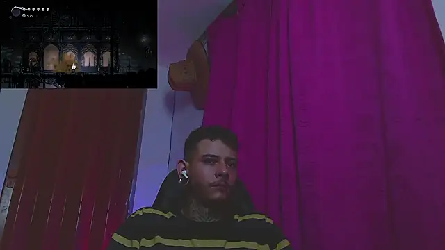 Snapshot of Ceder-Calistenes chatting on November 21, 8:13 am Ceder-Calistenes online show from November 21, 8:13 am