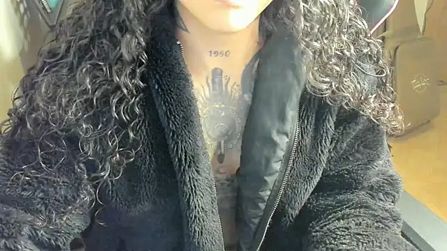 Snapshot of Ama_music chatting on November 27, 3:12 pm Ama music online show from November 27, 3:12 pm