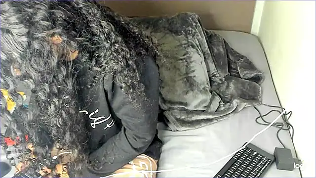 Snapshot of Ama_music chatting on March 8, 11:58 am Ama music online show from March 8, 11:58 am