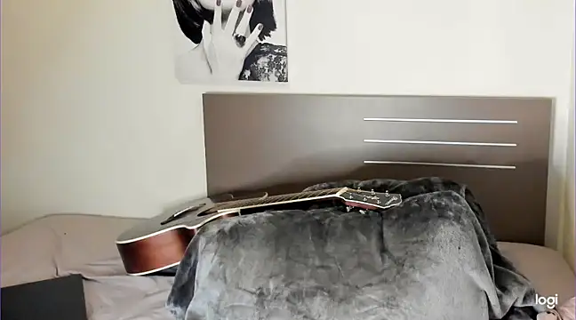 Snapshot of Ama_music chatting on March 21, 8:50 am Ama music online show from March 21, 8:50 am