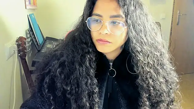 Snapshot of Ama_music chatting on November 26, 2:06 pm Ama music online show from November 26, 2:06 pm