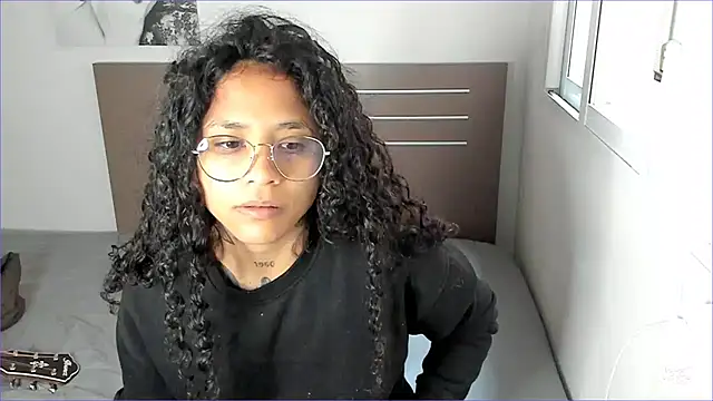 Snapshot of Ama_music chatting on March 3, 9:45 am Ama music online show from March 3, 9:45 am