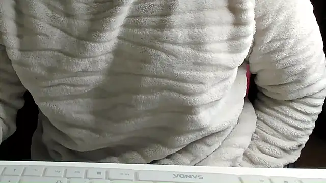 Snapshot of Ama_music chatting on November 29, 4:51 pm Ama music online show from November 29, 4:51 pm