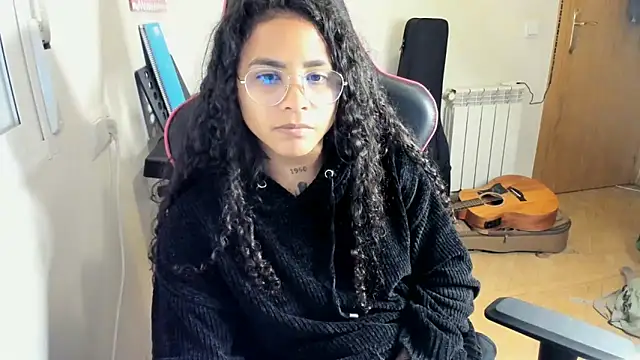 Snapshot of Ama_music chatting on November 6, 1:15 pm Ama music online show from November 6, 1:15 pm