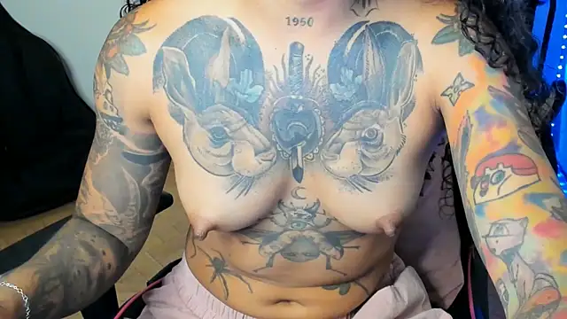 Snapshot of Ama_music chatting on September 9, 8:46 am Ama music online show from September 9, 8:46 am