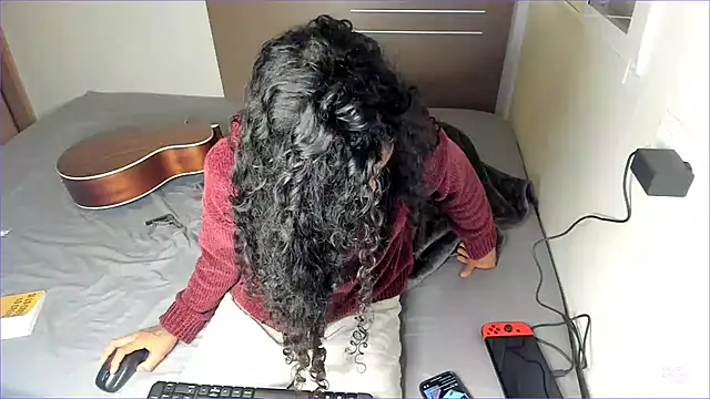 Snapshot of Ama_music chatting on March 7, 10:35 am Ama music online show from March 7, 10:35 am