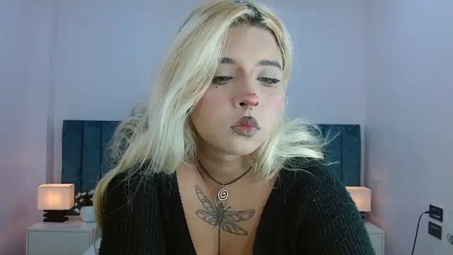 Snapshot of april_bunnyy chatting on June 12, 9:23 pm april bunnyy online show from June 12, 9:23 pm