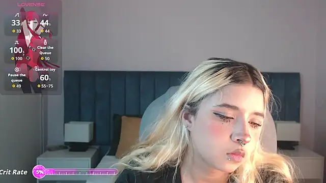 Snapshot of april_bunnyy chatting on October 11, 8:21 pm april bunnyy online show from October 11, 8:21 pm
