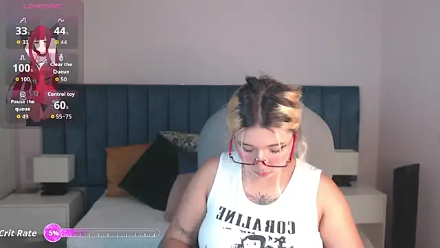 Snapshot of april_bunnyy chatting on October 8, 9:26 pm april bunnyy online show from October 8, 9:26 pm