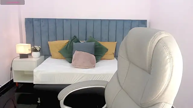 april bunnyy online show from February 13, 8:20 pm