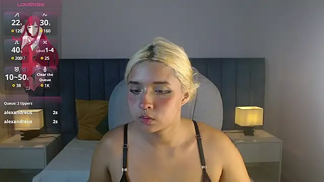 Snapshot of april_bunnyy chatting on March 14, 12:21 am april bunnyy online show from March 14, 12:21 am