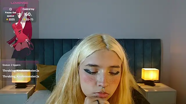 Snapshot of april_bunnyy chatting on February 26, 12:41 am april bunnyy online show from February 26, 12:41 am