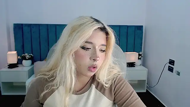 april bunnyy online show from March 4, 8:38 pm