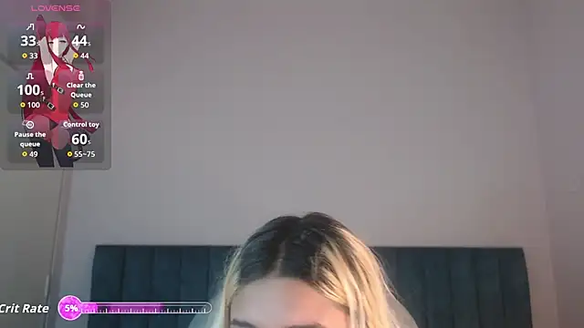 Snapshot of april_bunnyy chatting on October 17, 8:21 pm april bunnyy online show from October 17, 8:21 pm