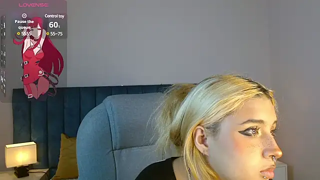 Snapshot of april_bunnyy chatting on February 17, 8:27 pm april bunnyy online show from February 17, 8:27 pm