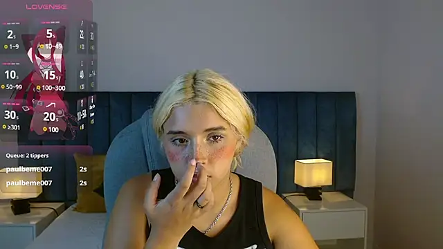 Snapshot of april_bunnyy chatting on February 27, 11:48 pm april bunnyy online show from February 27, 11:48 pm