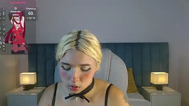 Snapshot of april_bunnyy chatting on March 13, 9:16 pm april bunnyy online show from March 13, 9:16 pm