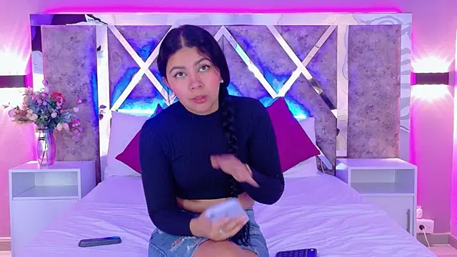 Larabrooks online show from April 15, 7:18 pm