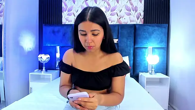 Larabrooks online show from April 21, 6:47 pm