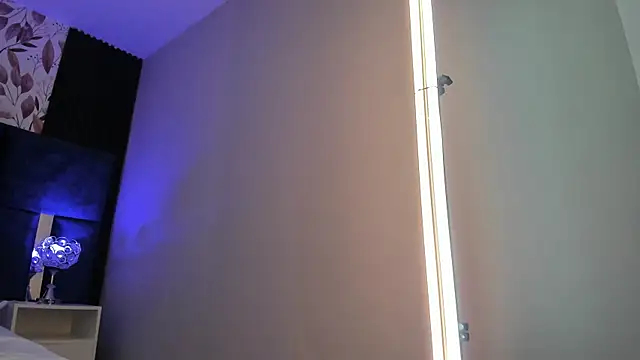 Larabrooks online show from November 12, 7:07 pm