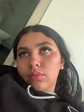 Larabrooks online show from February 18, 6:04 pm