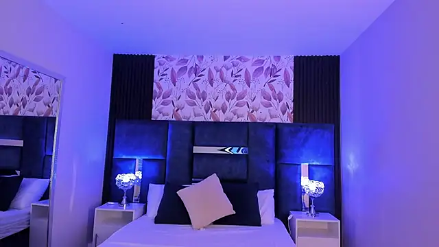 Larabrooks online show from November 11, 7:52 pm