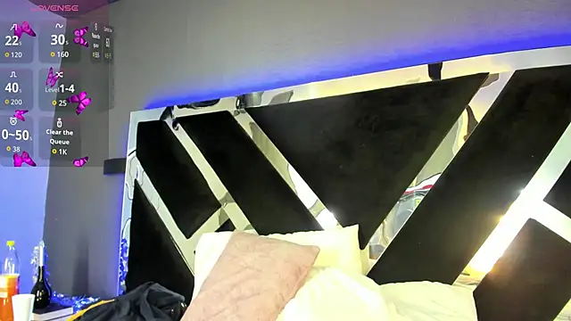 Larabrooks online show from February 13, 7:14 pm