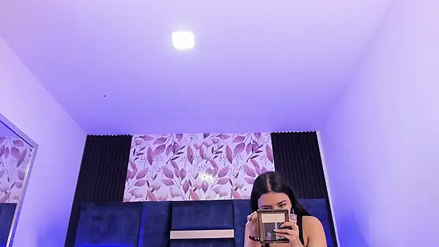 Larabrooks online show from February 20, 7:41 pm