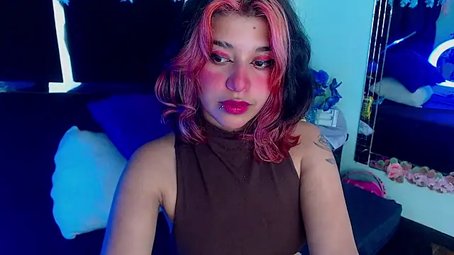 Snapshot of UnderBaby_ chatting on January 21, 8:21 pm UnderBaby online show from January 21, 8:21 pm