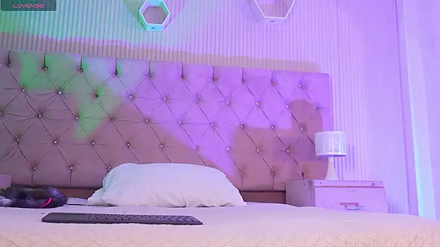 Melany Luv online show from January 31, 8:40 pm