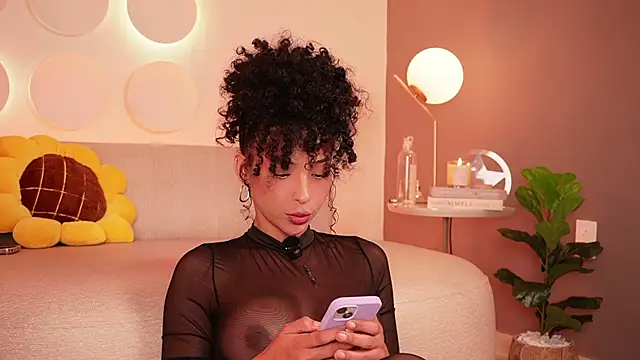 OSHUN  online show from April 10, 10:39 pm