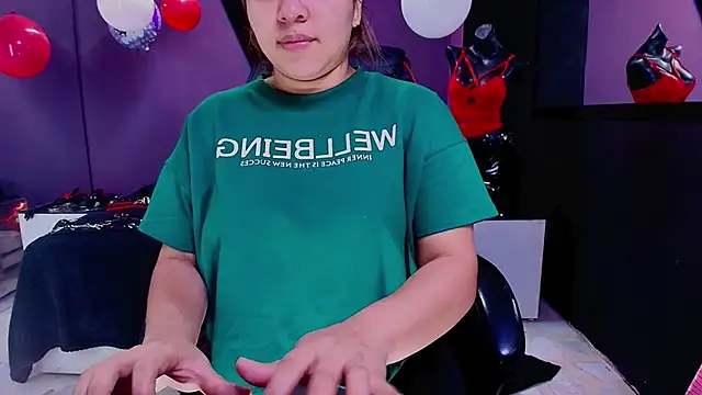 Snapshot of AmorMia chatting on February 23, 12:27 pm AmorMia online show from February 23, 12:27 pm