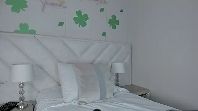 Snapshot of _angela_x chatting on March 17, 5:16 pm angela x online show from March 17, 5:16 pm