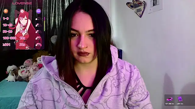 lucycherry   online show from December 19, 9:39 pm